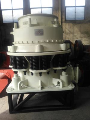 Συνολική πέτρινη μηχανή 3FT θραυστήρων κώνων ανοίξεων 4.25FT προσαρμοσμένο χρώμα