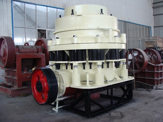 PYB 1750 συνολική μηχανή 215mm θραυστήρων κώνων 185Kw μέγεθος σίτισης για τη οδοποιία