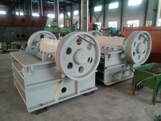 37Kw θραυστήρας βράχου λατομείων μεγάλης περιεκτικότητας μηχανών PE400*600 θραυστήρων σαγονιών