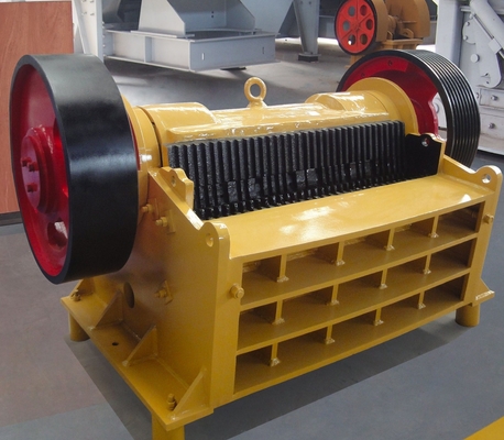 Πέτρινη εκκεντρική μηχανή PEX250x1200 θραυστήρων σαγονιών άξονων με 20-61 TPH